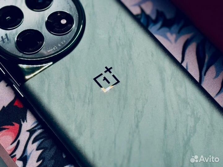 OnePlus 12, 12/256 ГБ