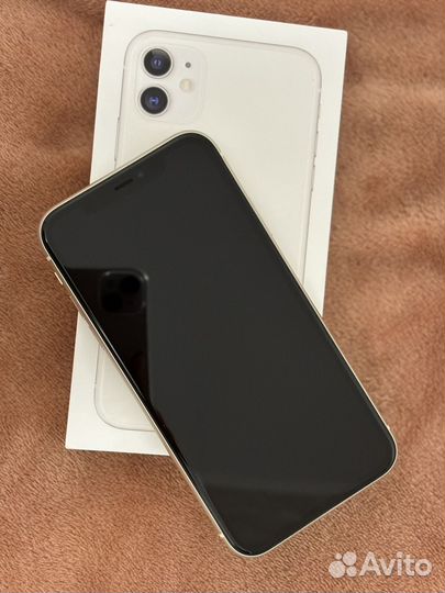 iPhone 11, 64 ГБ