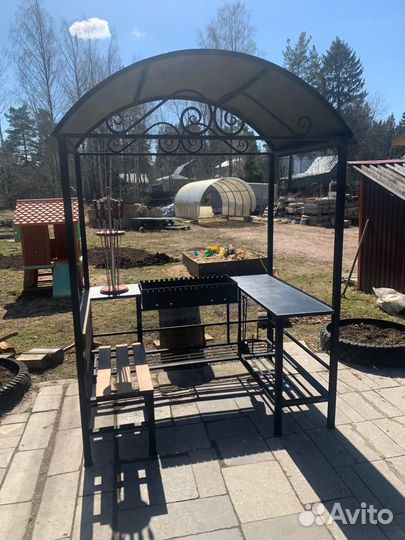 Беседка с мангалом