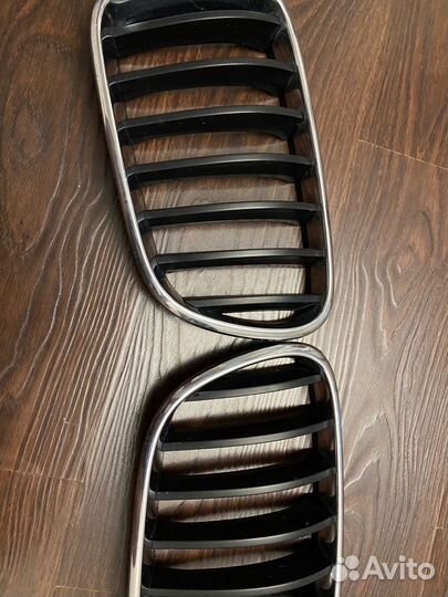 Продам оригинальные ноздри для радиатора BMW X3