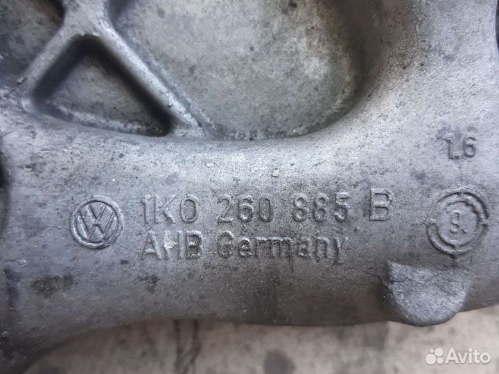 Кронштейн компрессора VW Golf 6 1.4 TSI