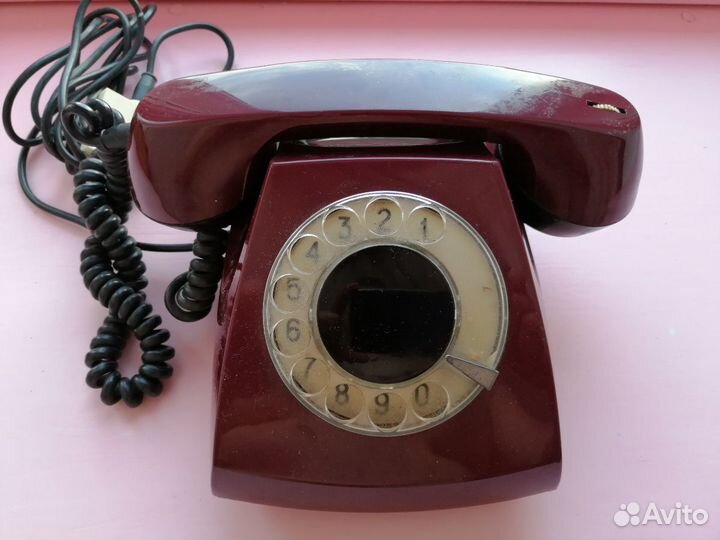 Старый телефон