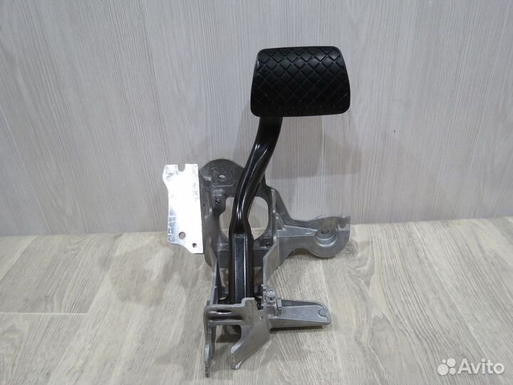 Педаль тормоза Audi Q7 4M