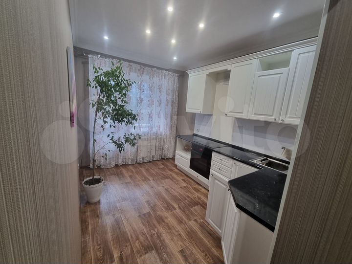 1-к. квартира, 40 м², 1/14 эт.