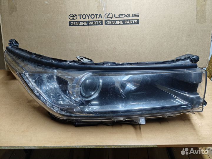 Фара правая toyota highlander
