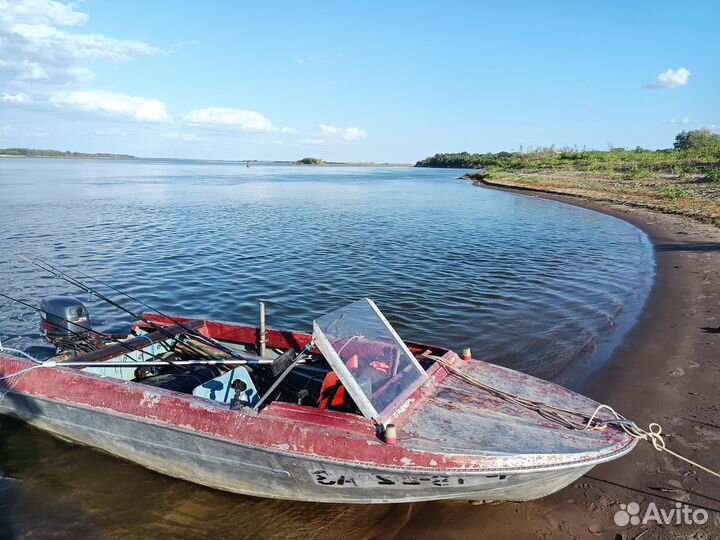 Лодка Крым на Астраханской базе
