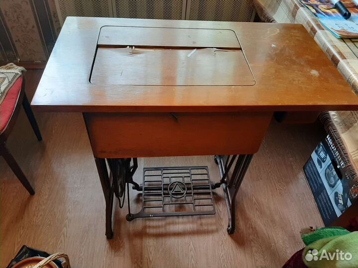 Швейная машинка тикка ножная