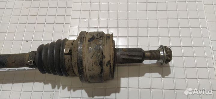 Полуось задняя Volkswagen Touareg