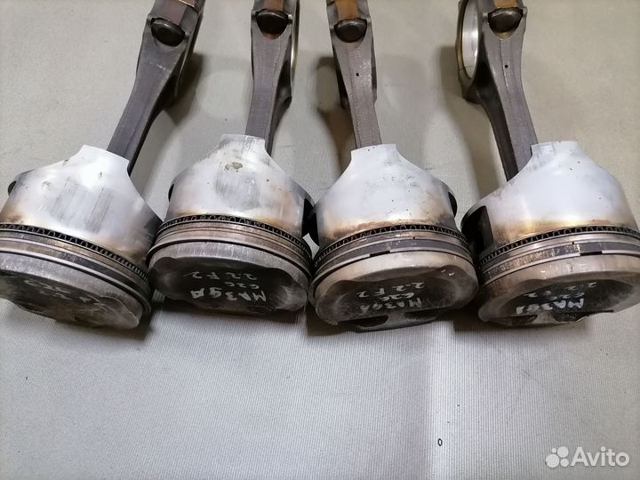 Поршень с шатуном Mazda 626 GD F2 2.2 1987-1996