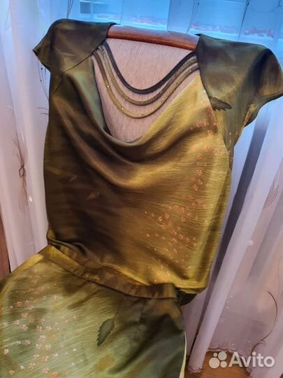 Костюм юбка и кофточка салатовый