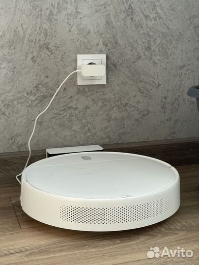 Робот-пылесос Xiaomi Mi Robot Vacuum-Mop Essential