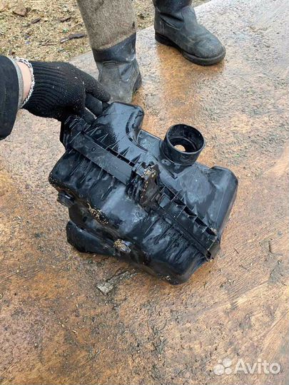 Корпус воздушного фильтра Toyota Corolla 150