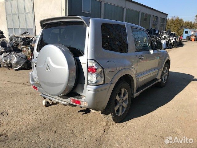 Разбор на запчасти Mitsubishi Pajero / Montero