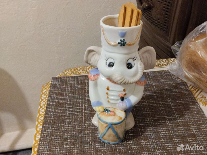 Кувшин со стаканом