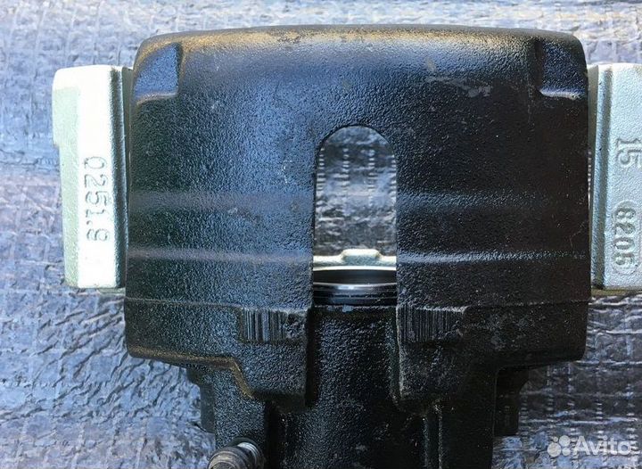 Суппорт тормозной перед. (L,R) 04879243AC Chrysler