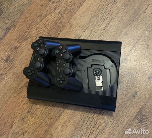 Sony PlayStation 3 500GB + 2 Геймпада + 126 Игр