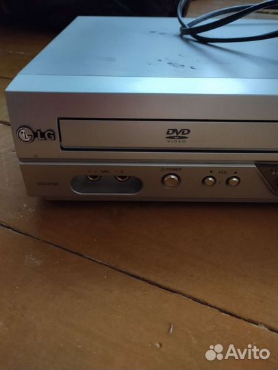 LG Видеомагнитофон c DVD
