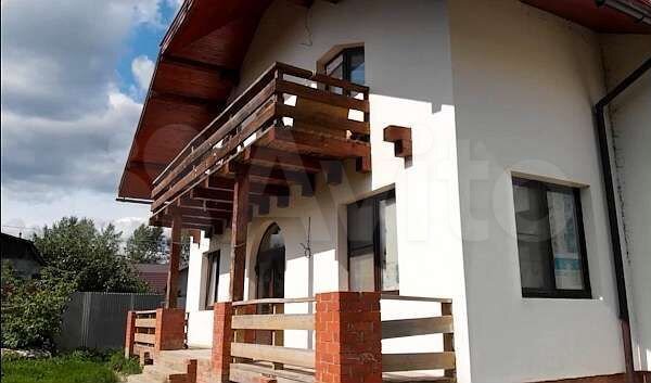 Коттедж 385 м² на участке 10 сот.