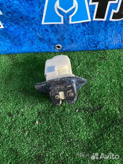 Замок багажника Nissan Note E11 CR14DE 2007