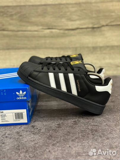 Кроссовки adidas superstar