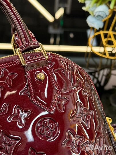 Сумка Louis Vuitton Alma BB лаковая