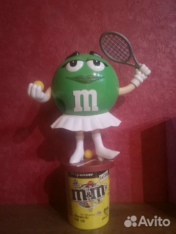 M&M's Peanut Dispenser тениссистка