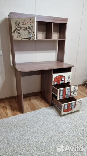 Рабочий стол для школьника