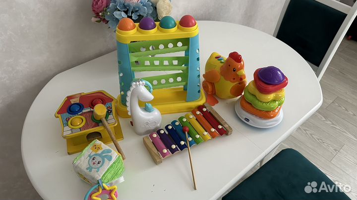 Развивающие игрушки для малышей пакетом