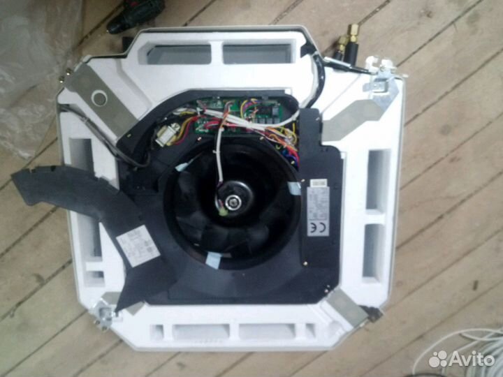 Внутренний блок кассетного кондиционера (Фанкойл)