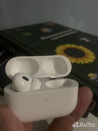Airpods pro 2 lightning кейс и левый наушник