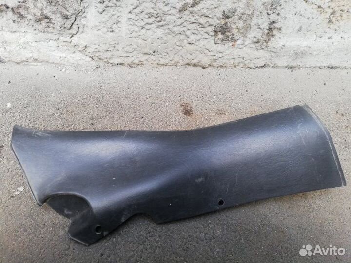 Обшивка стойки задняя правая Ford Focus I sedan
