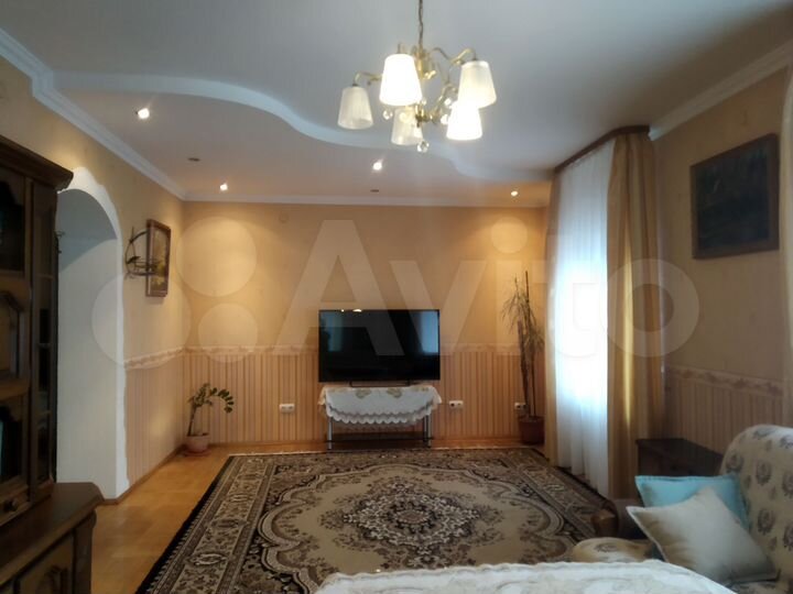 4-к. квартира, 90 м², 2/3 эт.