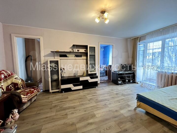 3-к. квартира, 42 м², 2/5 эт.