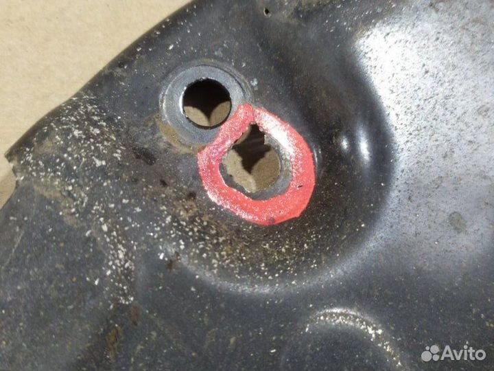 Пыльник тормозного диска передний левый Mercedes