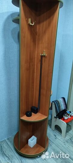 Вешалка в прихожую поворотная