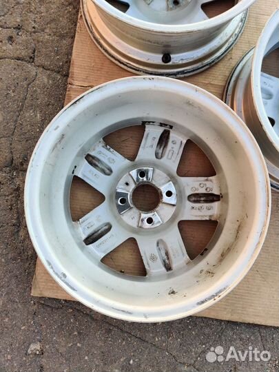 Поштучно три литых диска Renault Sandero 1