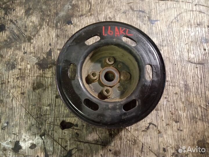 Шкив коленвала skoda tur a4 1.6 akl