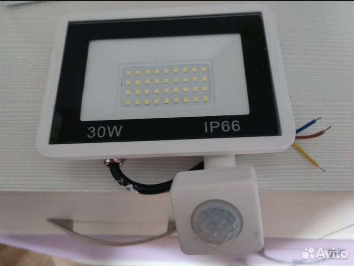 Прожектора уличные 100/50/30W с датчиком движения