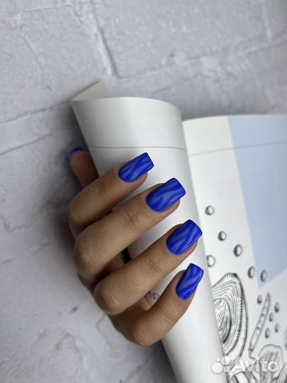 Модель на маникюр