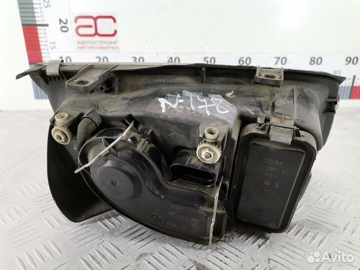 Фара передняя для Volkswagen Bora 1J5941018BD