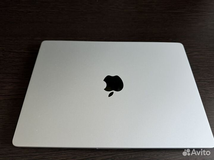 Macbook pro 14 m1 16 512
