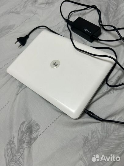 Netbook iru E230-E240
