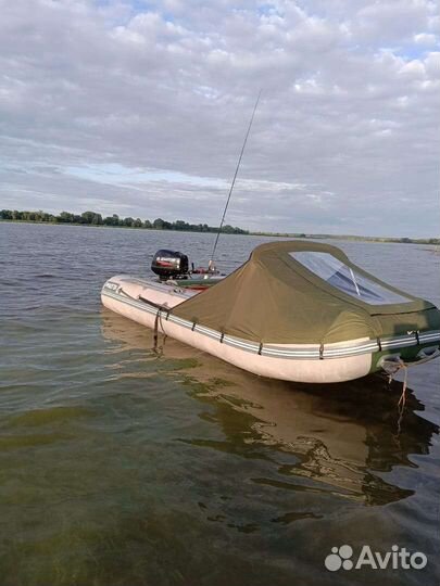 Лодка со всем комплектом