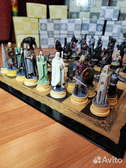 Шахматы Властелин колец 32ф.+З ф. Коллекц