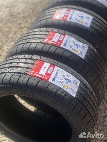Three-A P606 245/45 R18