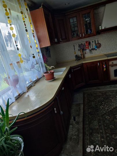 Продам кухонный гарнитур из массива