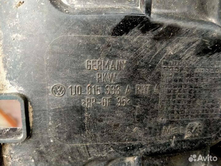 Крепление акб (корпус/подставка) VAG