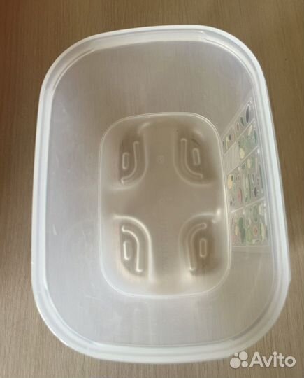 Контейнеры Tupperware