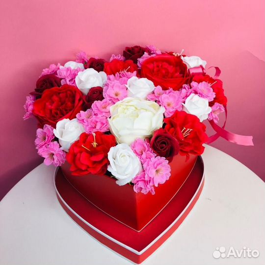 Композиции из мыльных роз ручной работы