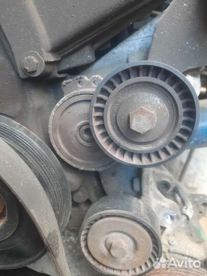 Citroen C5 2.2D.натяжитель приводного ремня